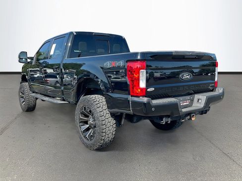 Used 2017 Ford F250 Lariat w/ Lariat Value Package AWD/4WD image 5