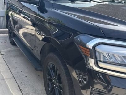 Used 2024 Ford Expedition XLT