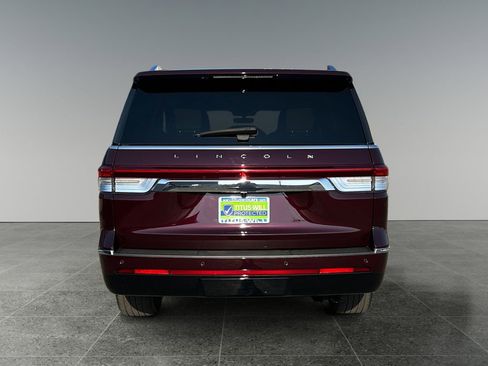 Used 2023 Lincoln Navigator Reserve image 6