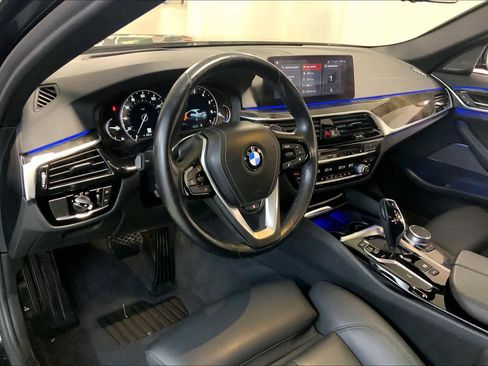 Used 2019 BMW 530i xDrive w/ Convenience Package image 17