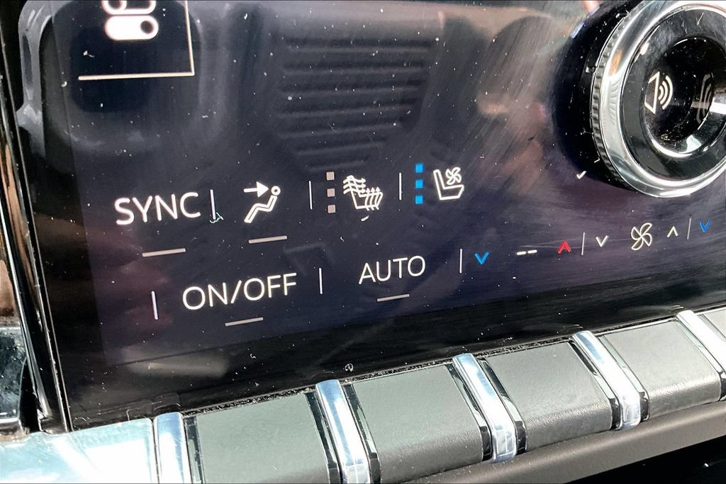 Used 2025 GMC Yukon Denali AWD/4WD image 24