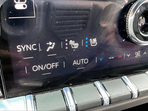 Used 2025 GMC Yukon Denali AWD/4WD image 24