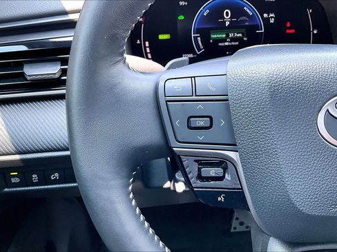 Used 2025 Toyota Camry SE FWD image 22