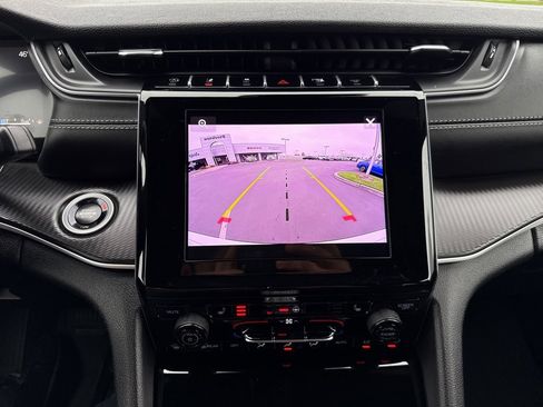 New 2025 Jeep Grand Cherokee Altitude image 31