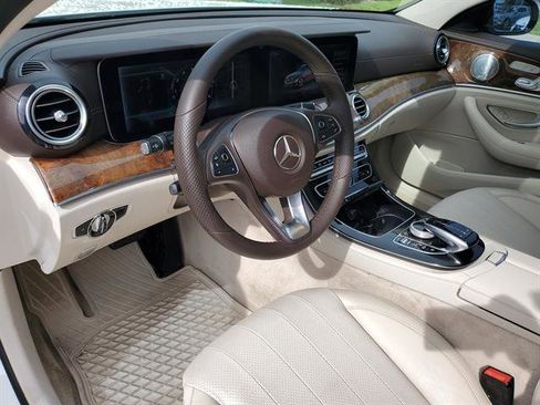 Used 2018 Mercedes-Benz E 400 4MATIC Wagon image 39