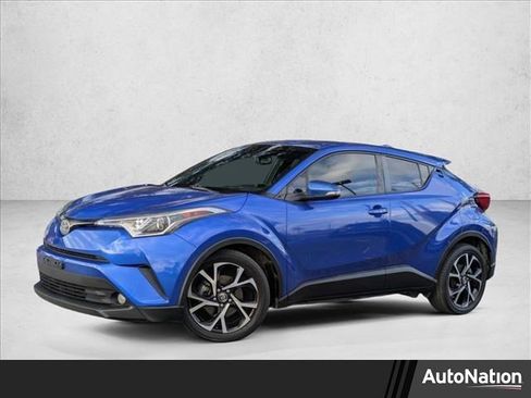 Used 2018 Toyota C-HR XLE image 1