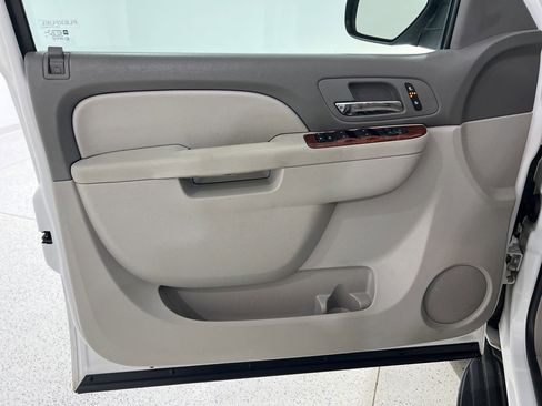 Used 2014 Chevrolet Tahoe LT image 18