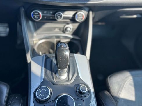Used 2018 Alfa Romeo Stelvio Ti Sport image 27
