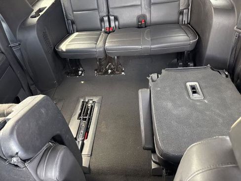 Used 2023 Chevrolet Suburban Premier AWD/4WD image 13