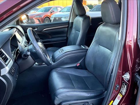 Used 2015 Toyota Highlander Limited image 7