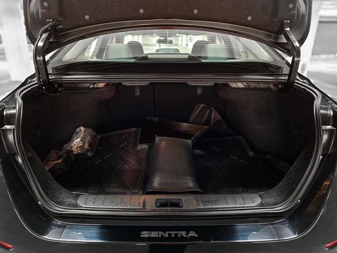 Used 2025 Nissan Sentra SV w/ Trunk Package image 9