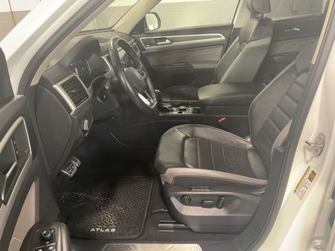 Used 2023 Volkswagen Atlas SEL Premium image 10