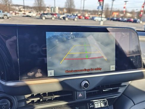 Used 2025 Toyota Crown Signia image 12