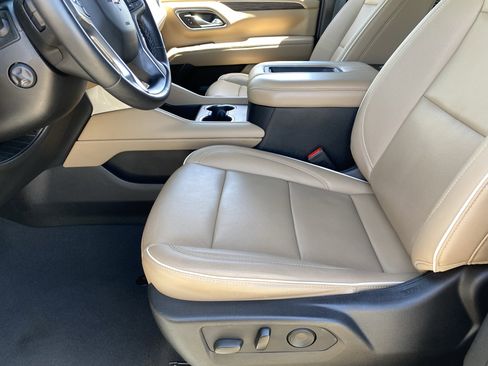 Used 2023 Chevrolet Tahoe Premier AWD/4WD image 20