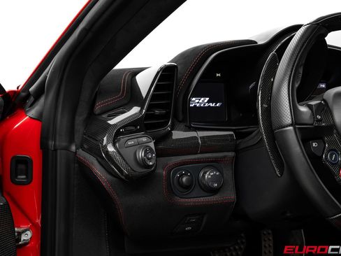 Used 2015 Ferrari 458 Speciale Coupe RWD image 35