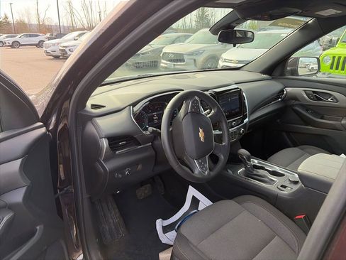 Used 2023 Chevrolet Traverse LT image 5