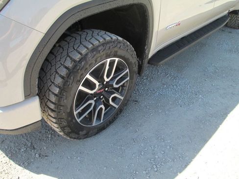 New 2026 GMC Sierra 1500 AT4 w/ AT4 Premium Package AWD/4WD image 13