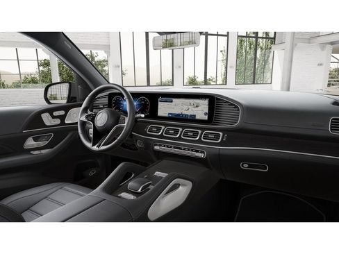 Used 2026 Mercedes-Benz GLS 450 4MATIC image 6