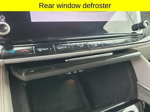 Certified 2022 Jeep Wagoneer Series III w/ Flexible Seating Group AWD/4WD image 16
