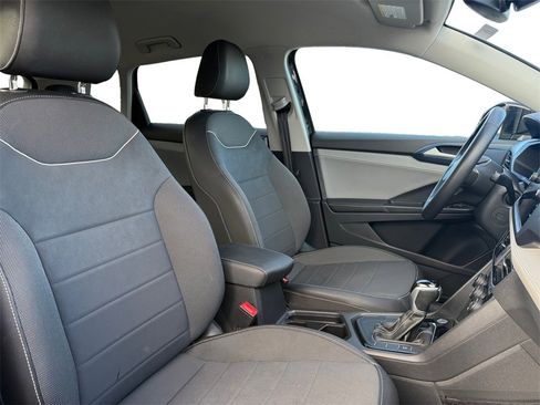 Used 2024 Volkswagen Taos SE image 15