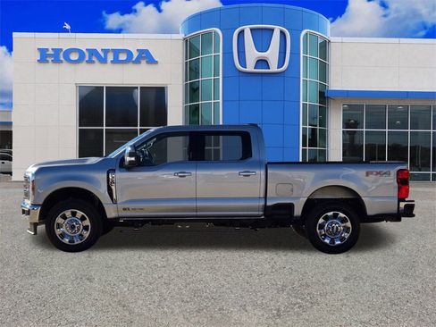 Used 2024 Ford F350 Lariat w/ Lariat Ultimate Package image 6