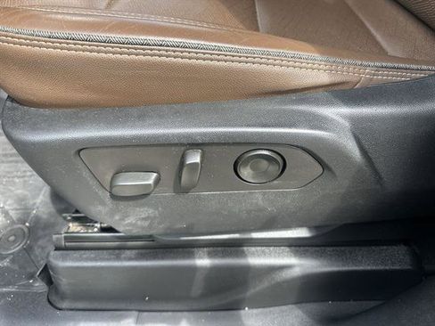 Used 2022 Chevrolet Tahoe High Country image 12