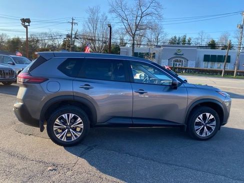 Used 2023 Nissan Rogue SV AWD/4WD image 4