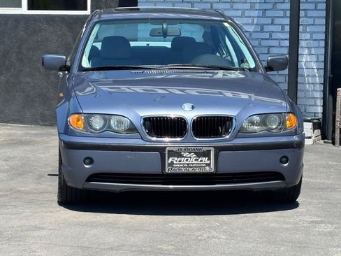 Used 2002 BMW 325i Sedan RWD image 4