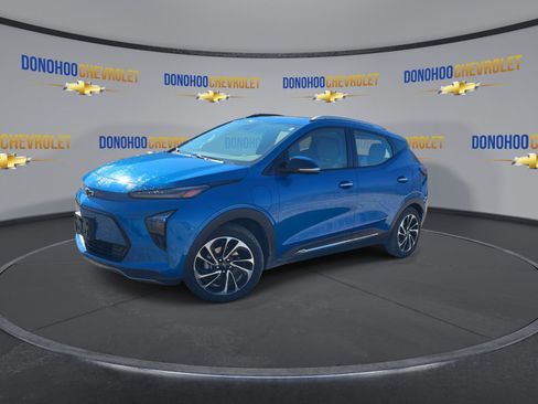 Used 2022 Chevrolet Bolt EUV Premier w/ Sun & Sound Package image 4