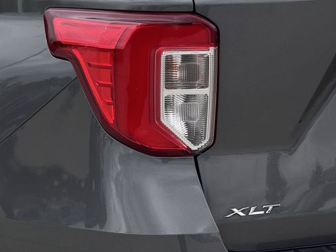 Used 2023 Ford Explorer XLT w/ Equipment Group 202A AWD/4WD image 16