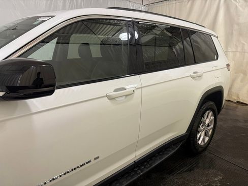 Used 2022 Jeep Grand Cherokee L Limited image 7
