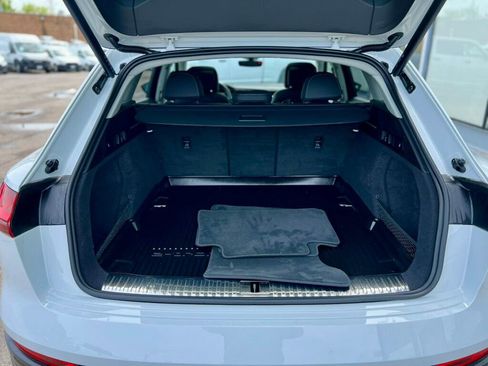 Used 2024 Audi Q8 e-tron Premium Plus w/ Premium Plus Package AWD/4WD image 7
