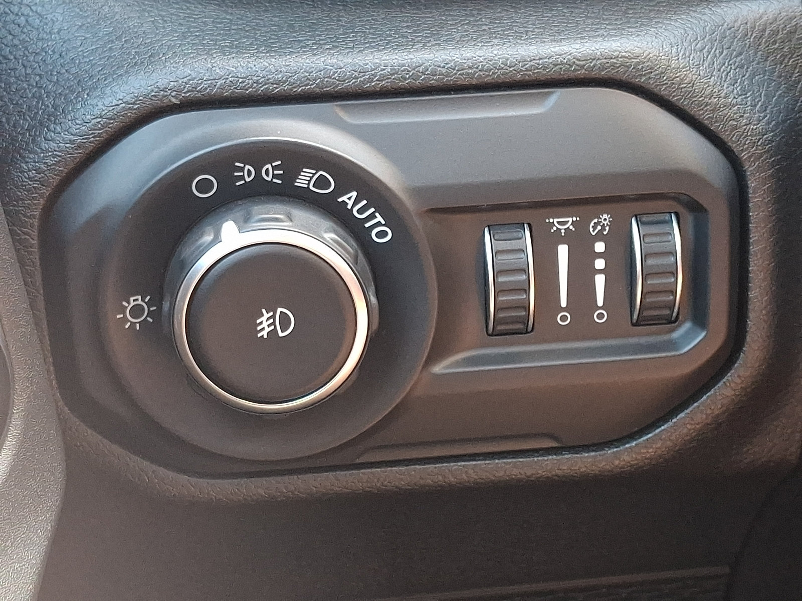 Used 2019 Jeep Wrangler Unlimited Sport S AWD/4WD image 26