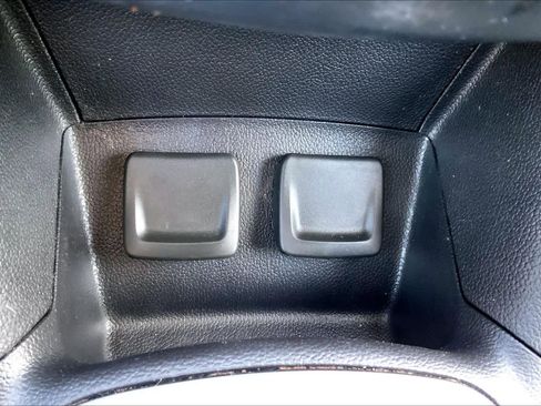 Used 2018 Chevrolet Cruze LT w/ Convenience Package FWD image 35