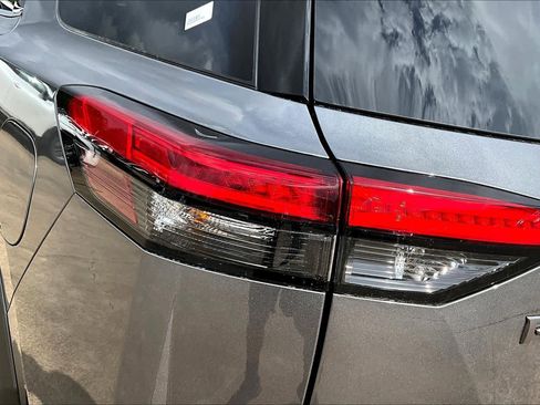 New 2026 Nissan Pathfinder Platinum FWD image 12