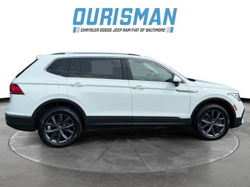 Used 2022 Volkswagen Tiguan SE w/ Panoramic Sunroof Package AWD/4WD image 7