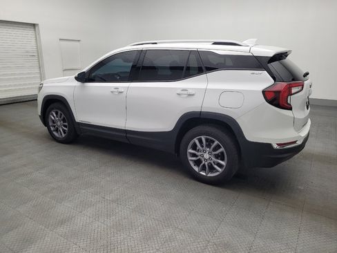 Used 2023 GMC Terrain SLT image 3