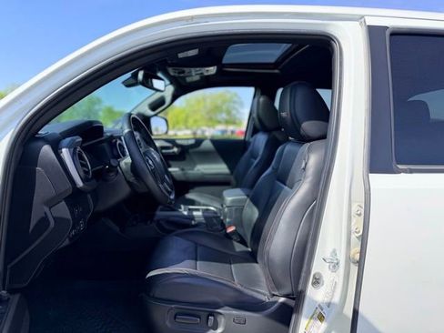 Used 2022 Toyota Tacoma TRD Pro AWD/4WD image 7