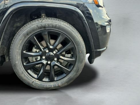 Used 2017 Jeep Grand Cherokee Altitude AWD/4WD image 33
