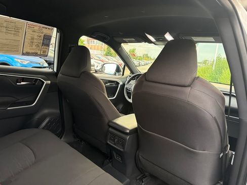 Used 2025 Toyota RAV4 SE AWD/4WD image 16