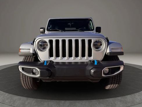 Used 2022 Jeep Wrangler Unlimited Sahara image 3