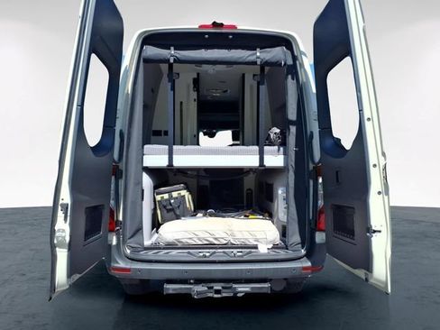 Used 2022 Mercedes-Benz Sprinter 2500 image 22
