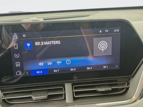 Used 2025 Chevrolet Trax LT w/ LT Convenience Package FWD image 19