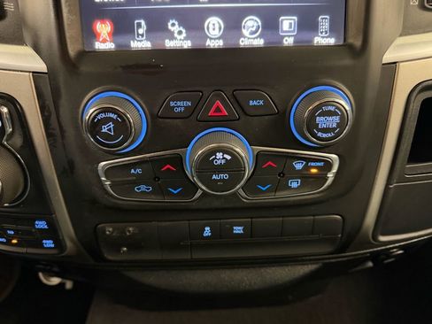 Used 2017 RAM 1500 Classic SLT AWD/4WD image 25