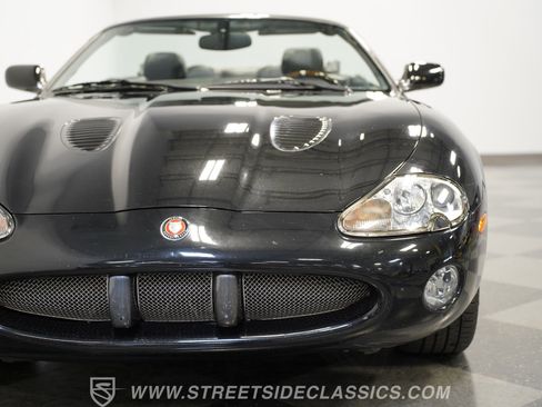 Used 2002 Jaguar XK8 Convertible image 19