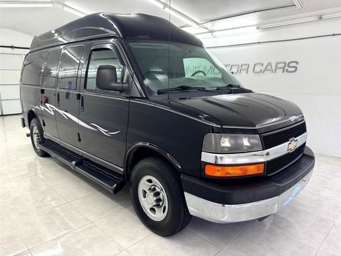 Used 2014 Chevrolet Express 2500 LT w/ LT Preferred Equipment Group RWD image 3