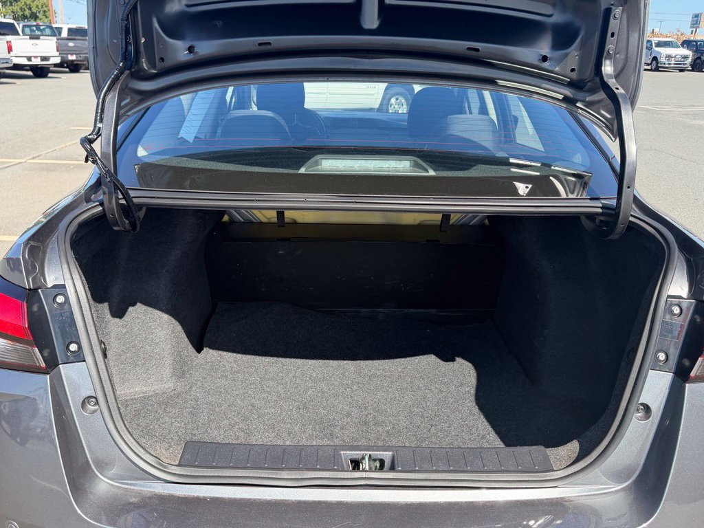 Used 2025 Nissan Versa S w/ Trunk Package FWD image 5
