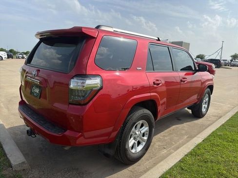 Used 2022 Toyota 4Runner SR5 RWD image 7