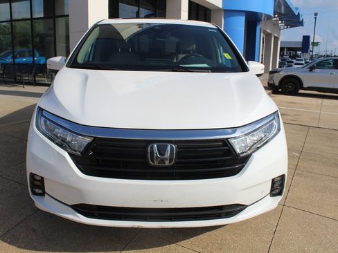 Used 2024 Honda Odyssey Elite image 2