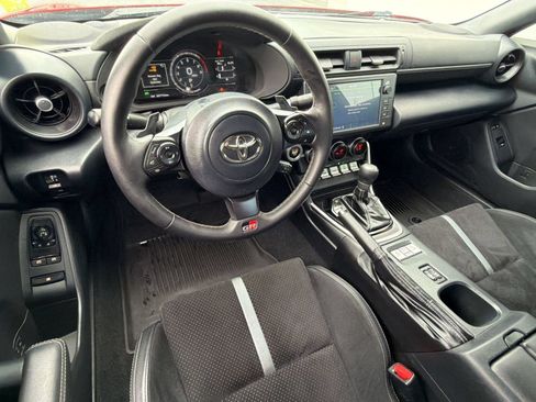 Used 2022 Toyota GR86 Premium RWD image 29